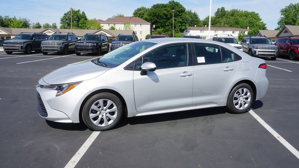 New 2026 Toyota Corolla LE FWD image 2
