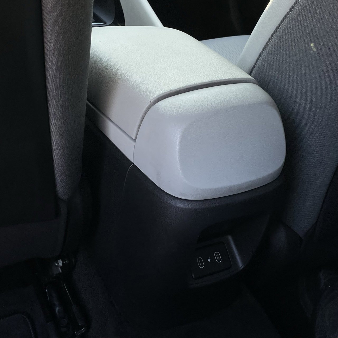 Used 2025 Hyundai Elantra Limited image 24