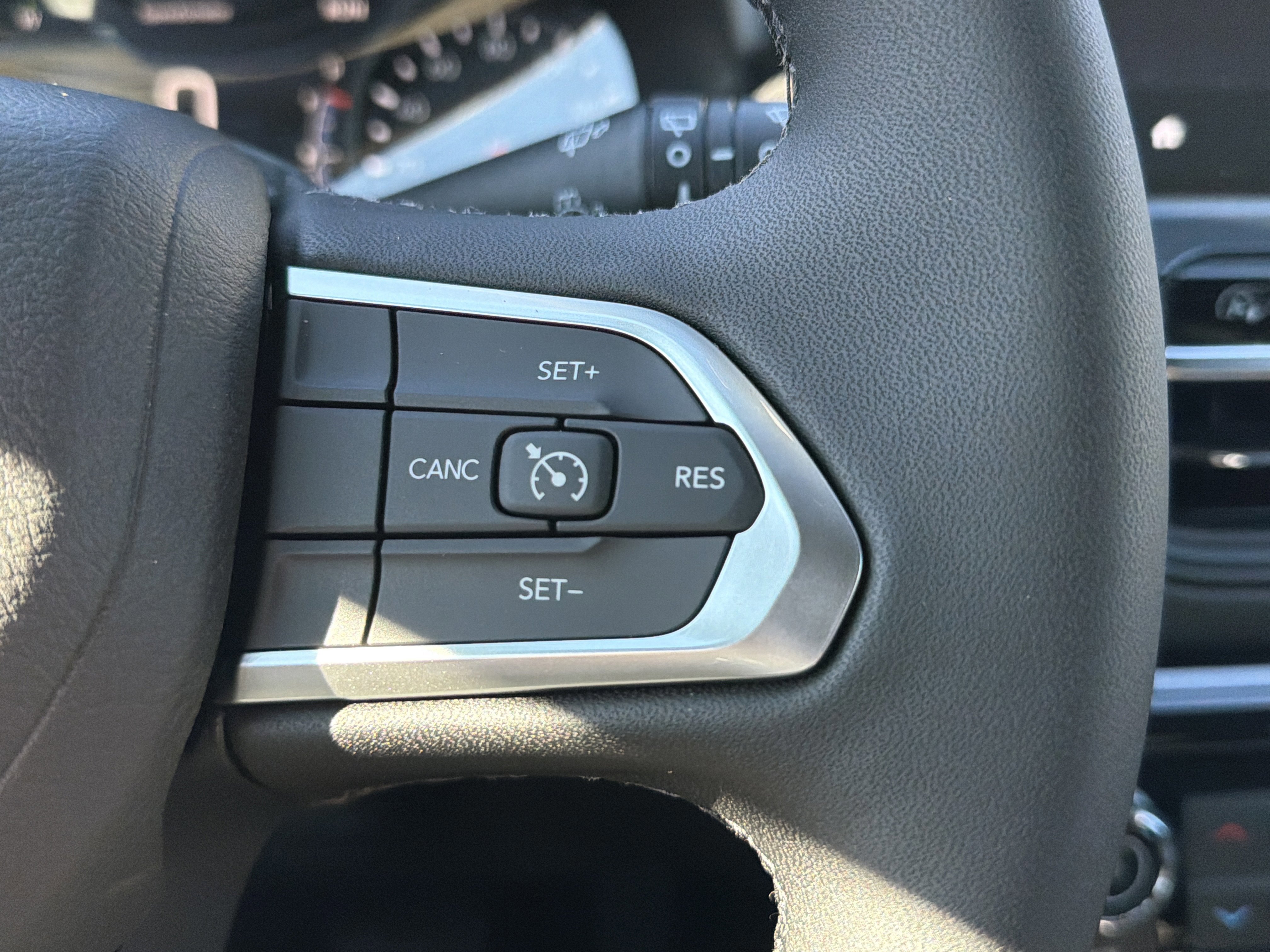 New 2026 Jeep Compass Latitude image 13