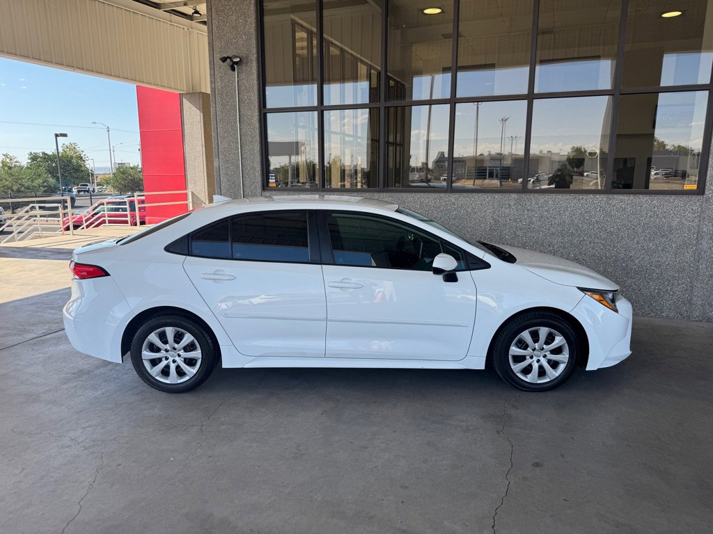 Used 2021 Toyota Corolla LE w/ Carpet Mat Package (TMS) image 36