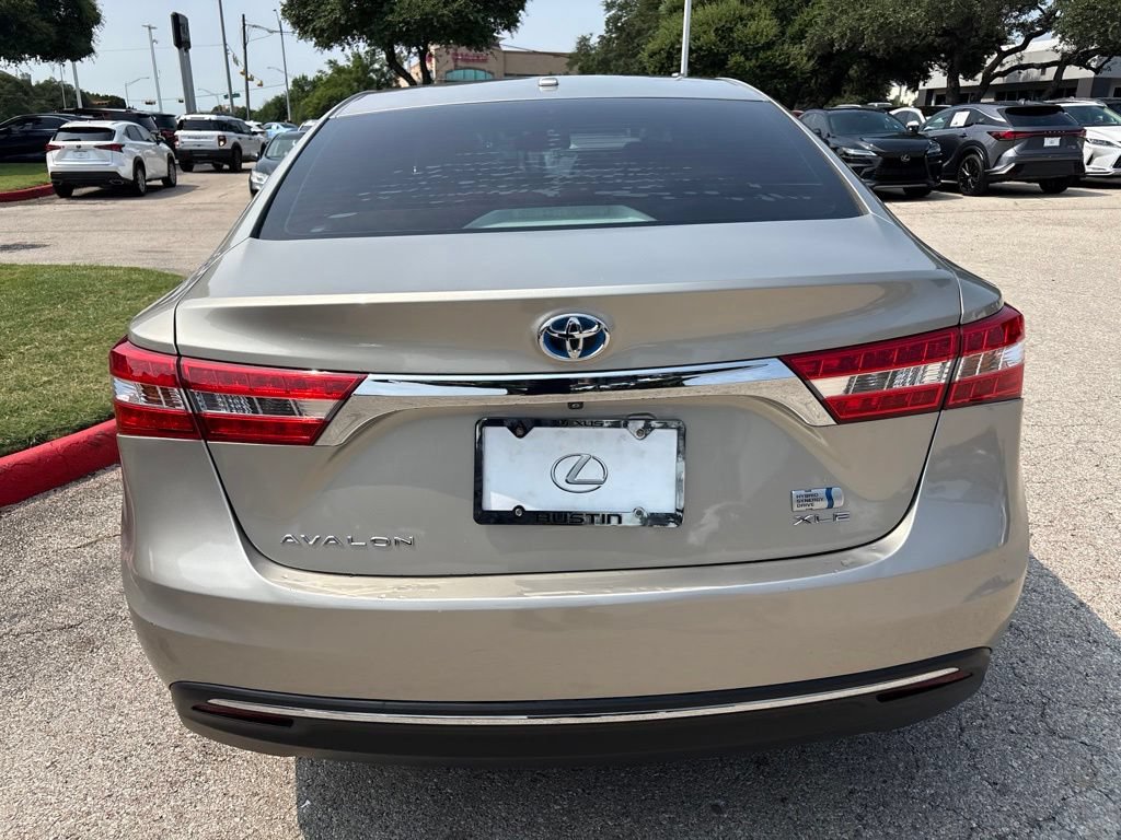 Used 2014 Toyota Avalon XLE Touring FWD image 4