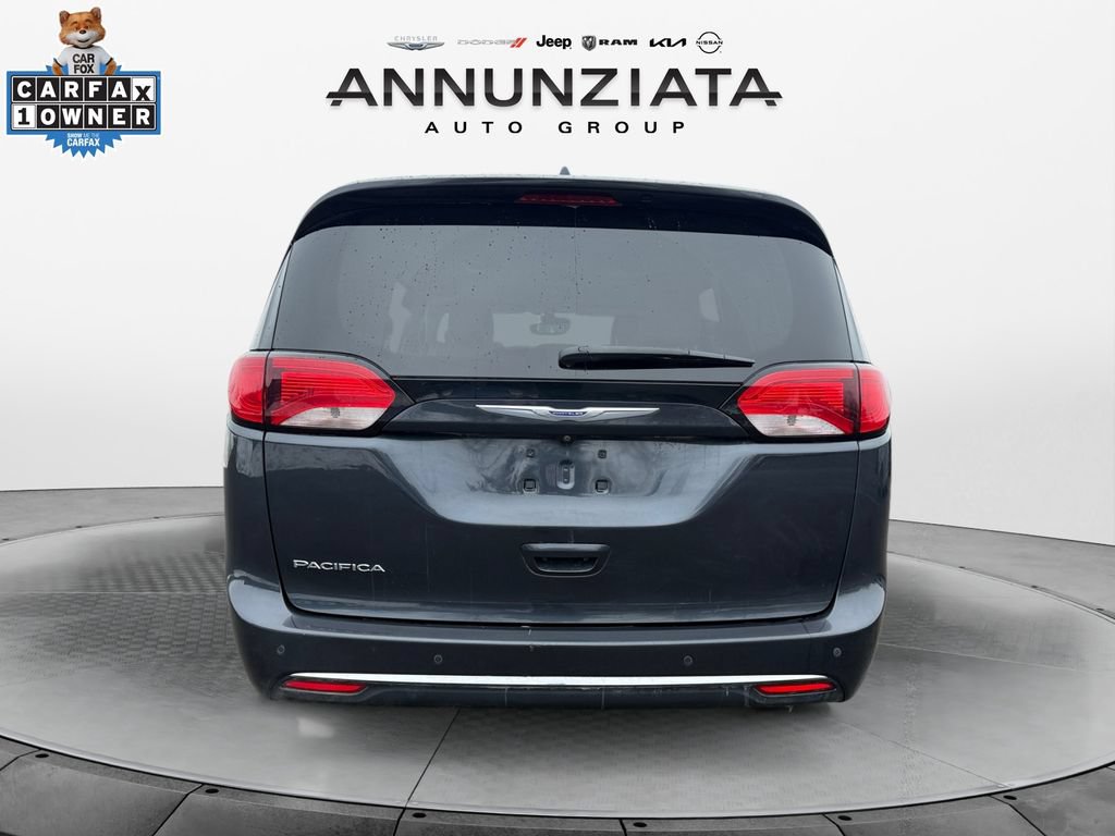 Used 2020 Chrysler Pacifica Touring-L Plus w/ Tire & Wheel Group FWD image 4