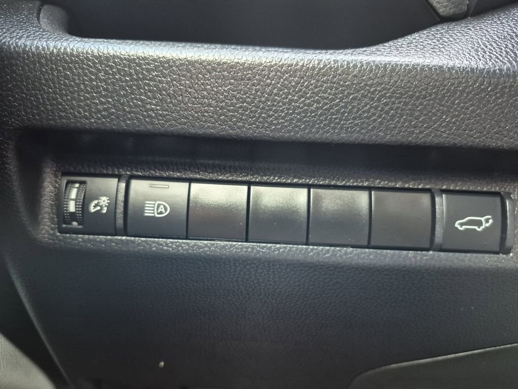 Used 2024 Toyota RAV4 XLE Premium AWD/4WD image 28