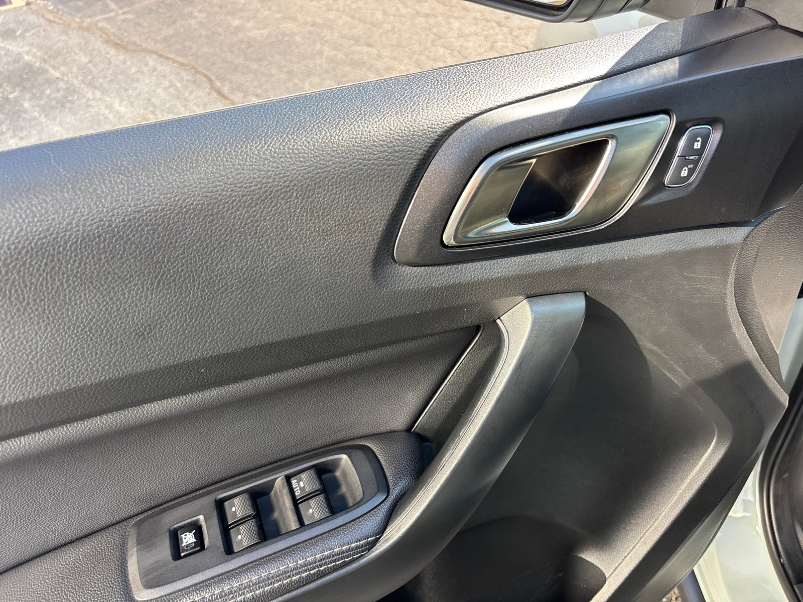 Used 2022 Ford Ranger Lariat w/ Tremor Off-Road Package AWD/4WD image 12