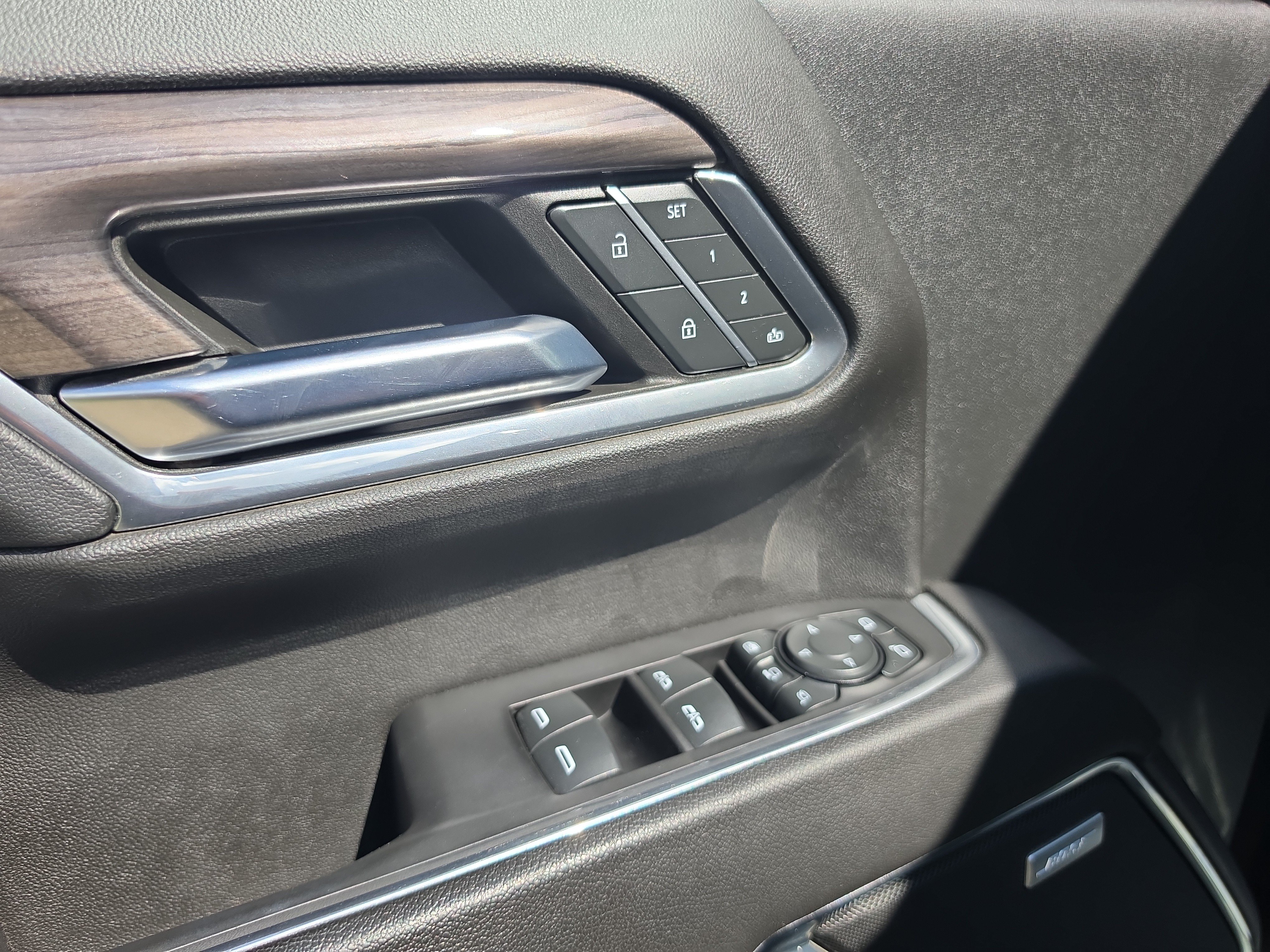 Used 2024 Chevrolet Silverado 2500 LTZ w/ LTZ Plus Package AWD/4WD image 19