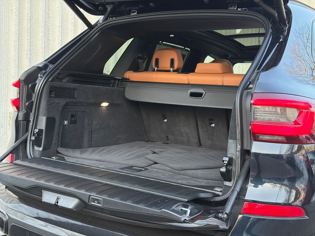 Used 2023 BMW X5 M50i w/ Executive Package image 10