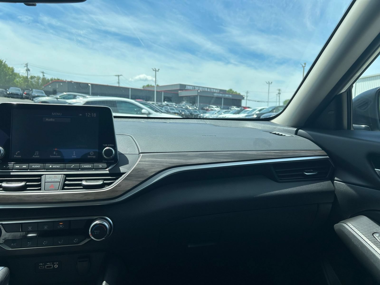 Used 2025 Nissan Altima 2.5 SV FWD image 30