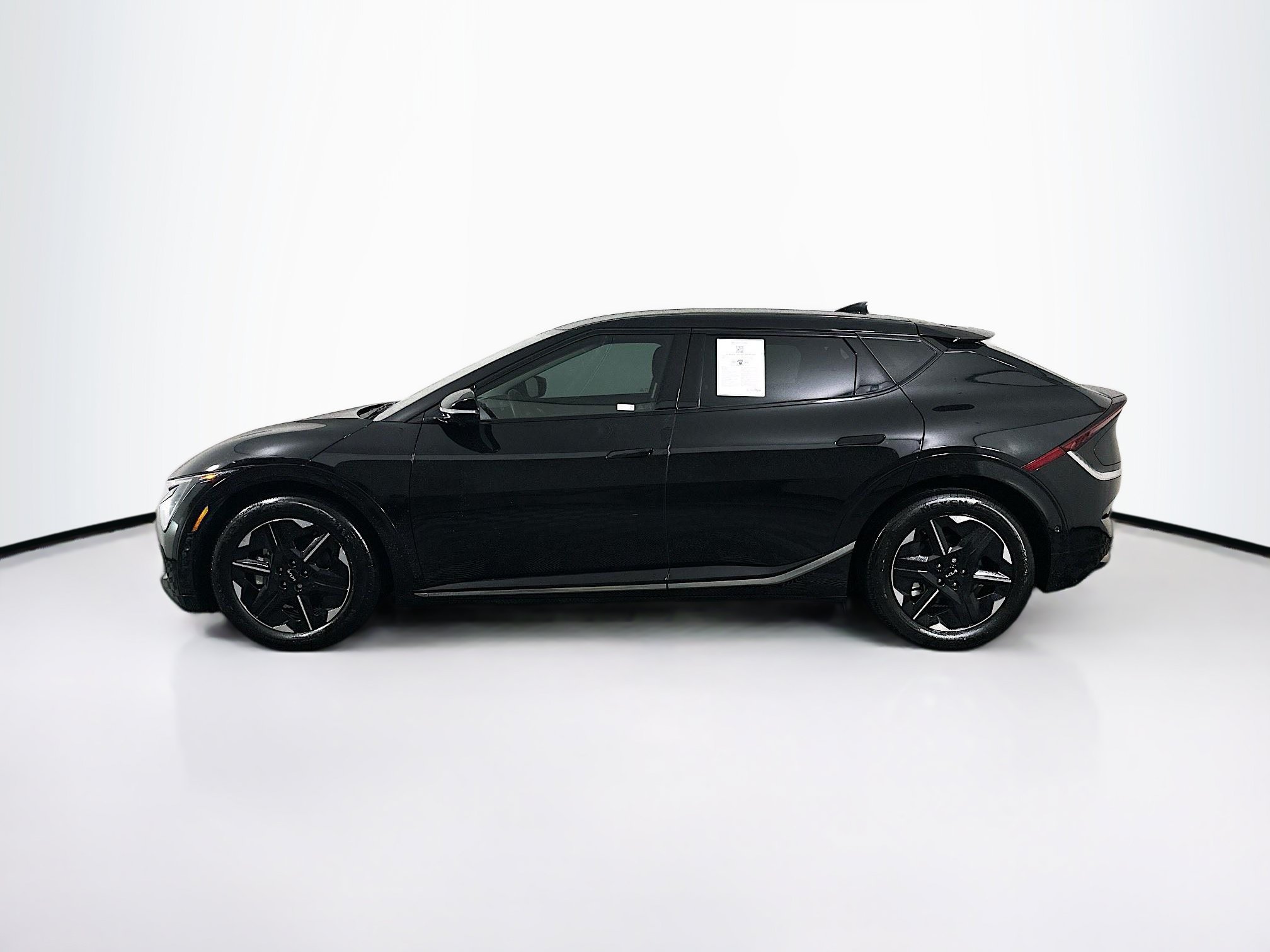 Used 2025 Kia EV6 Wind RWD image 4