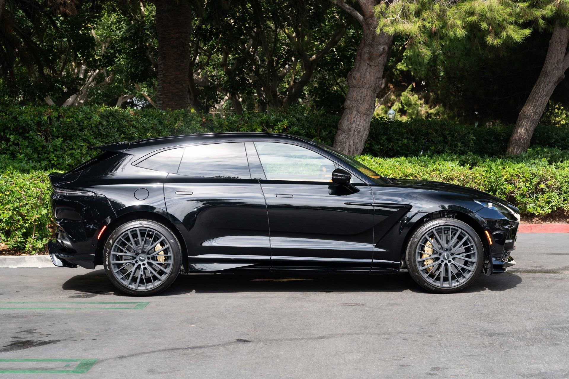 Used 2025 Aston Martin DBX 707 AWD/4WD image 26