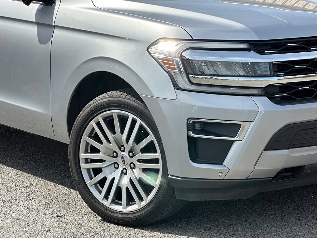Used 2023 Ford Expedition Limited AWD/4WD image 40