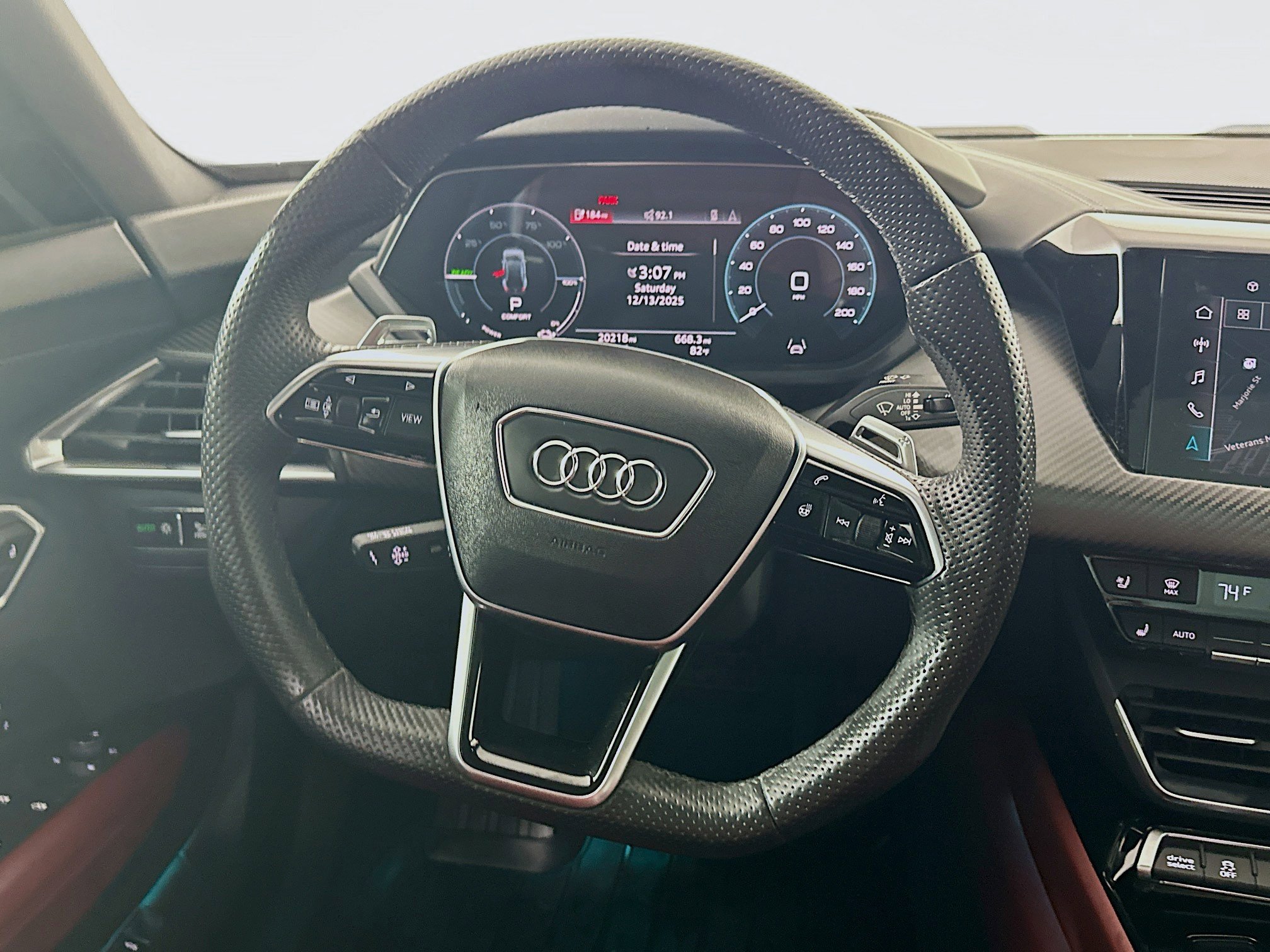 Used 2023 Audi e-tron GT Premium Plus w/ Performance Package image 17