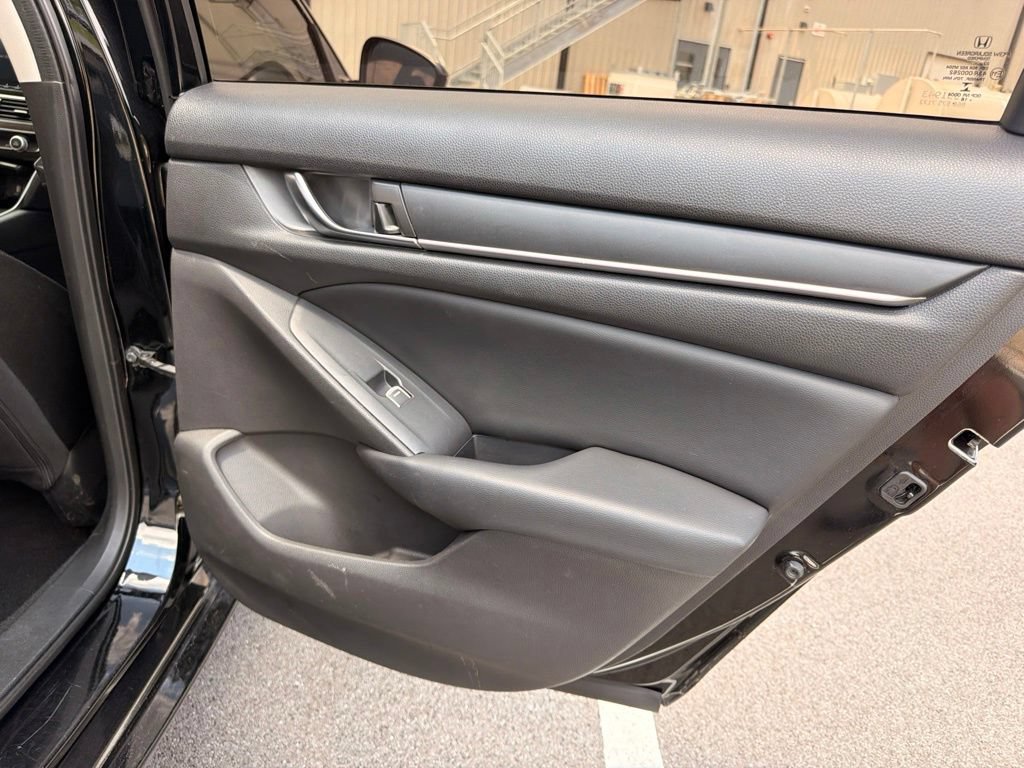Used 2018 Honda Accord LX image 15