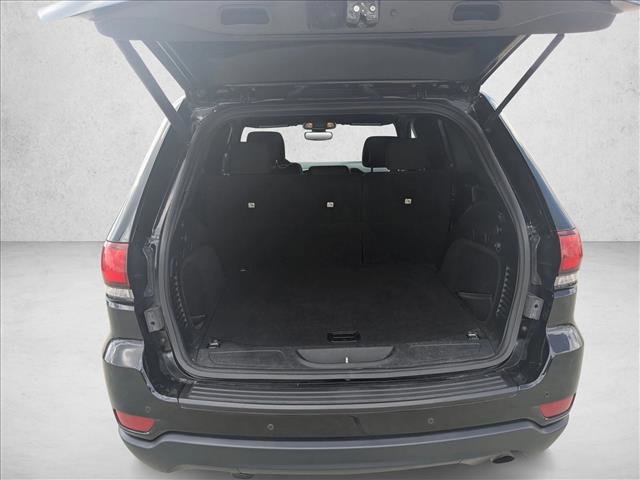 Used 2019 Jeep Grand Cherokee Laredo image 7