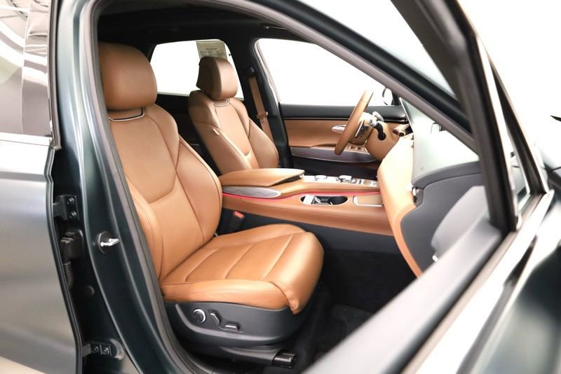 Used 2024 Genesis GV70 2.5T w/ Advanced Package image 34