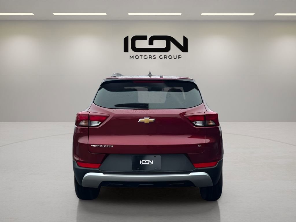 Used 2023 Chevrolet TrailBlazer LT w/ Convenience Package FWD image 4