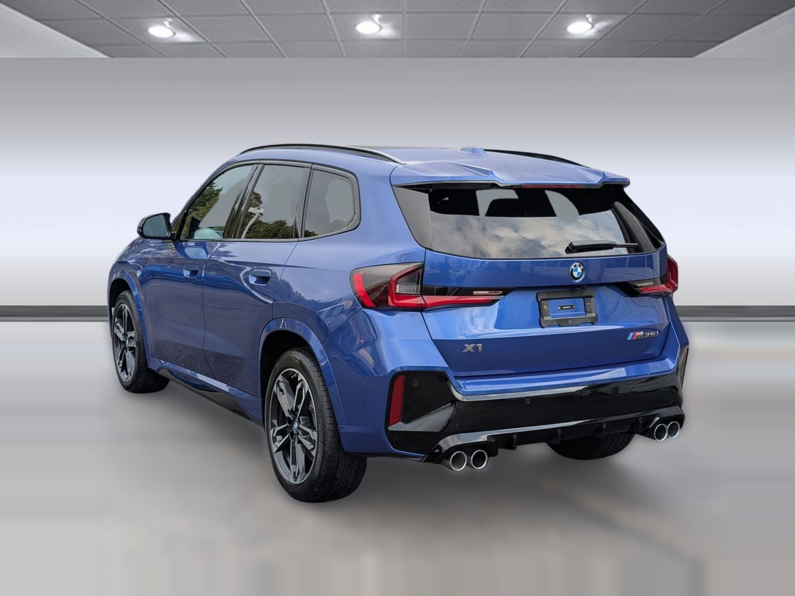 Used 2025 BMW X1 M35i image 3