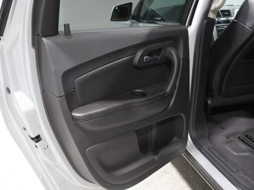 Used 2012 Chevrolet Traverse LT image 18