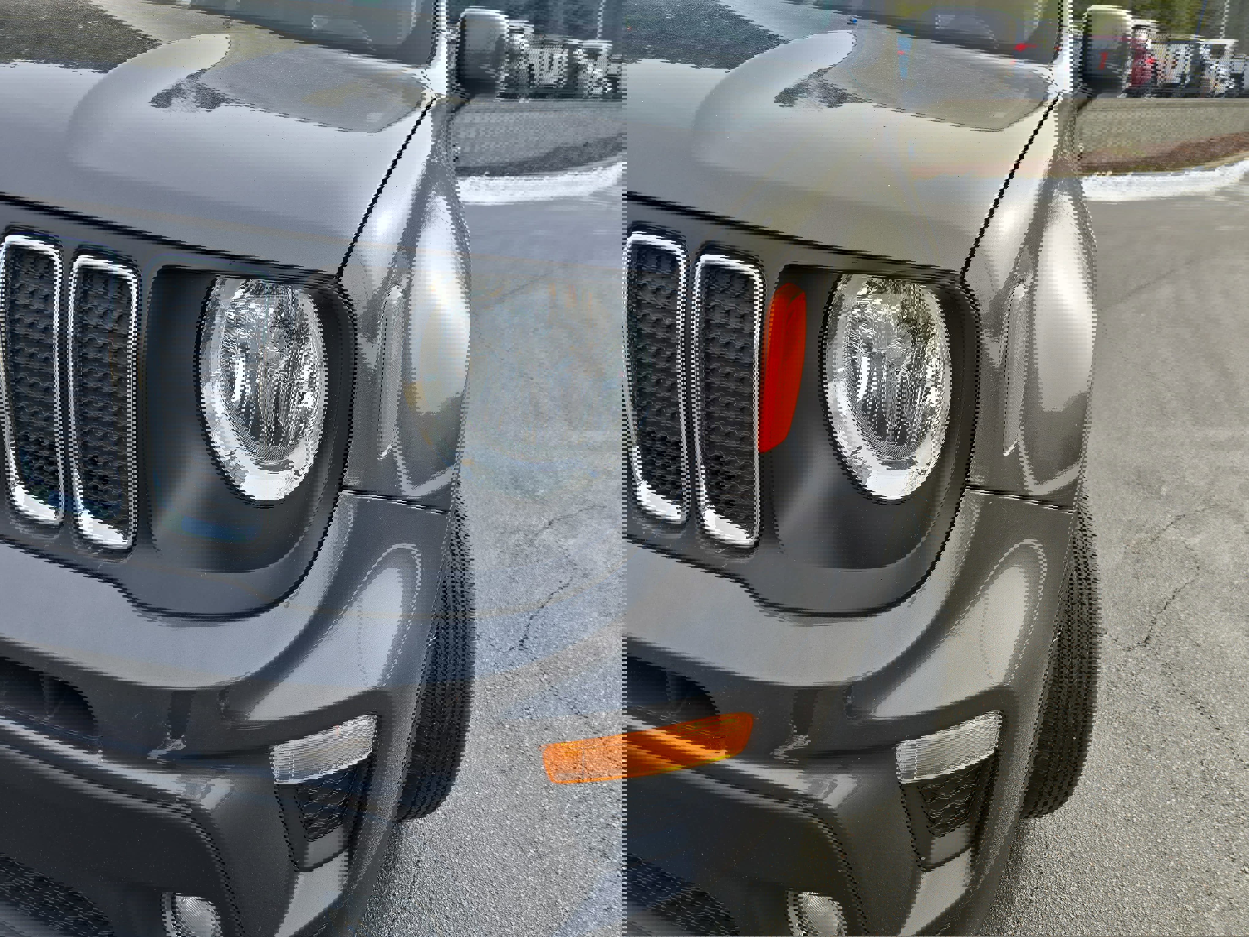 Used 2020 Jeep Renegade Latitude w/ Popular Equipment Group image 32