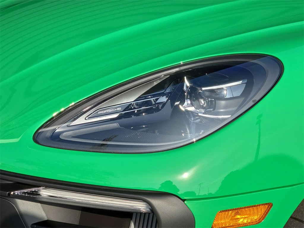 New 2026 Porsche Macan GTS image 24