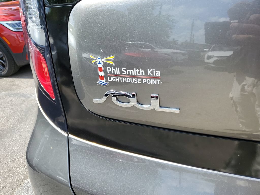 Used 2015 Kia Soul + w/ Audio Package FWD image 7