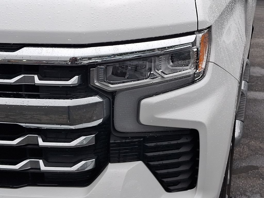 Used 2025 Chevrolet Silverado 1500 LTZ w/ LTZ Premium Package AWD/4WD image 9