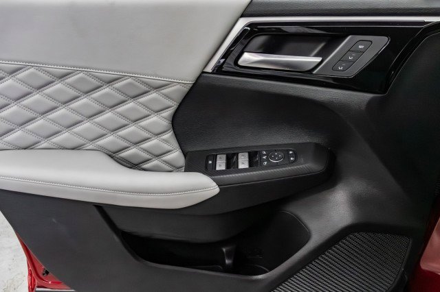 New 2025 Mitsubishi Outlander SEL image 15