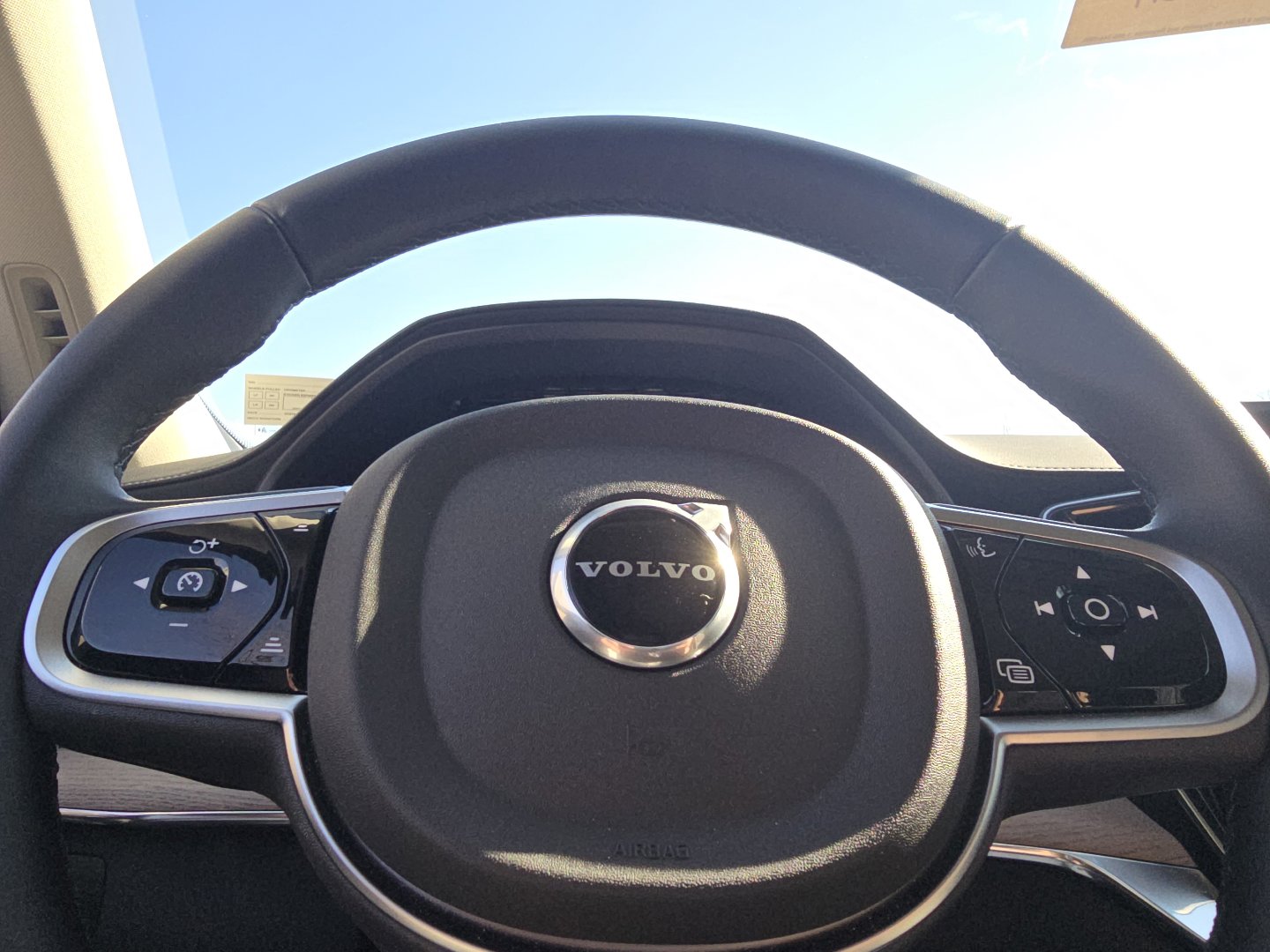 Used 2025 Volvo XC90 B5 Plus w/ Protection Package AWD/4WD image 28