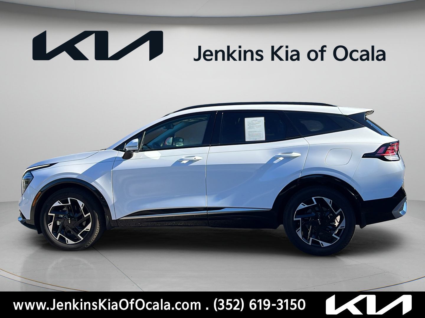 Certified 2025 Kia Sportage SX FWD image 6