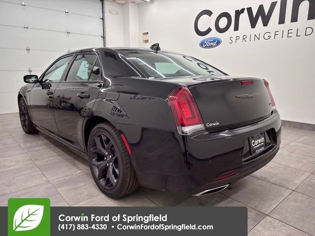 Used 2022 Chrysler 300 Touring L image 3