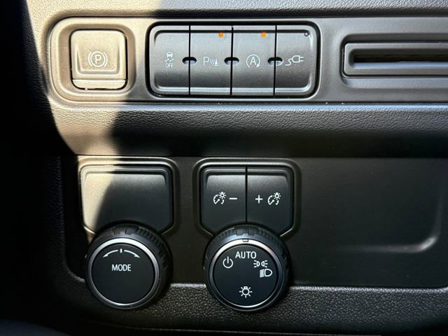 Used 2021 Chevrolet Suburban LT w/ Rear Media and Nav Package image 21