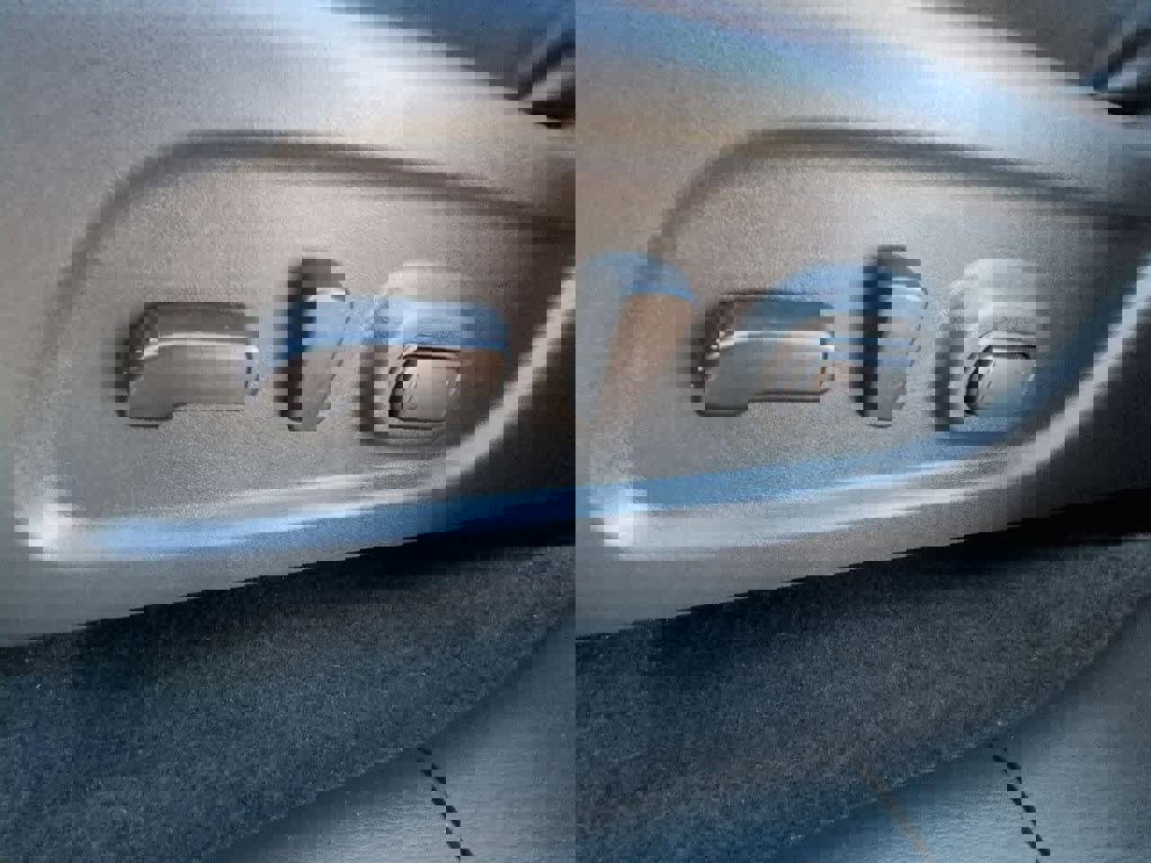 Used 2019 INFINITI QX60 Luxe w/ Essential Package image 17