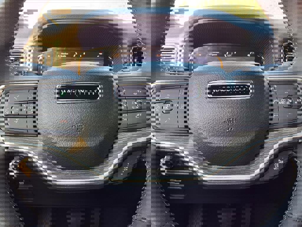 Certified 2024 Jeep Wagoneer L Series III w/ Flexible Seating Group image 47