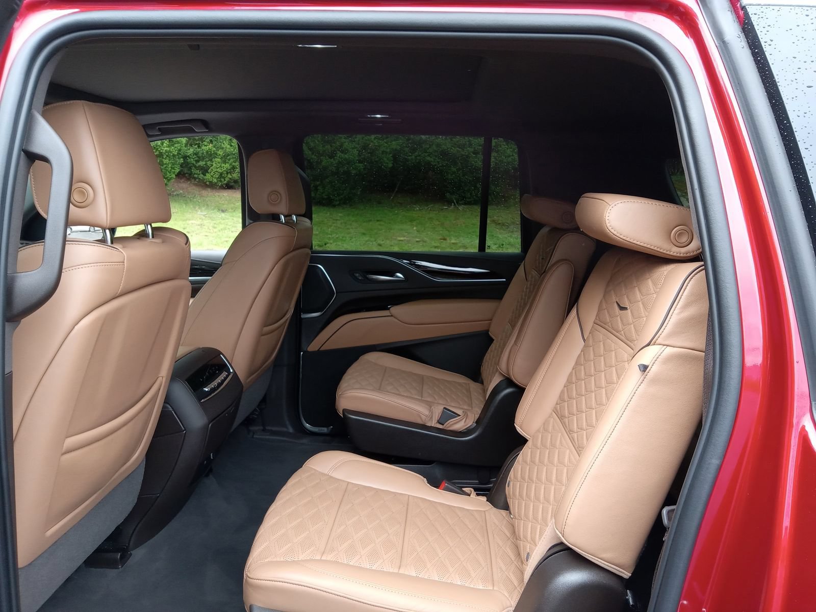Used 2021 Cadillac Escalade ESV Premium Luxury AWD/4WD image 25