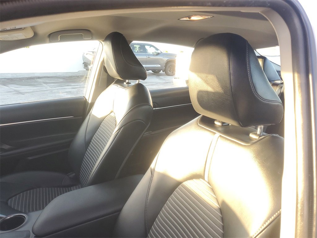 Certified 2021 Toyota Camry SE image 16