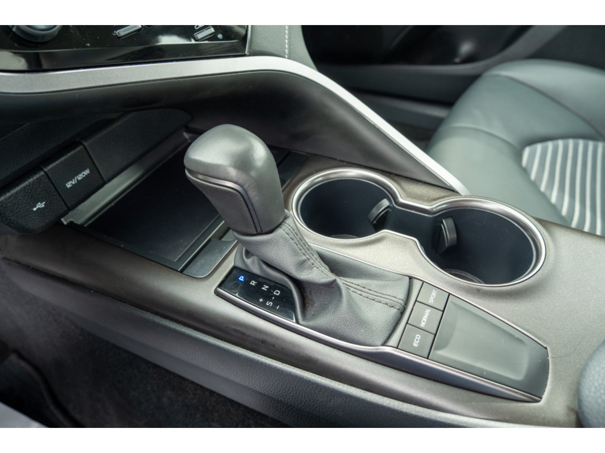 Used 2024 Toyota Camry SE FWD image 25