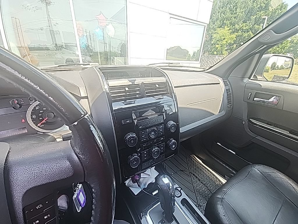 Used 2011 Ford Escape Limited w/ 302A Rapid Spec Order Code FWD image 6
