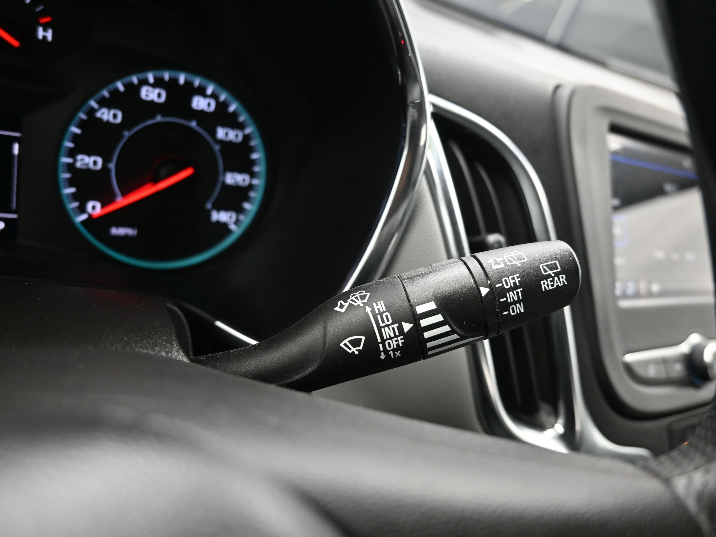 Used 2024 Chevrolet Equinox LS image 32