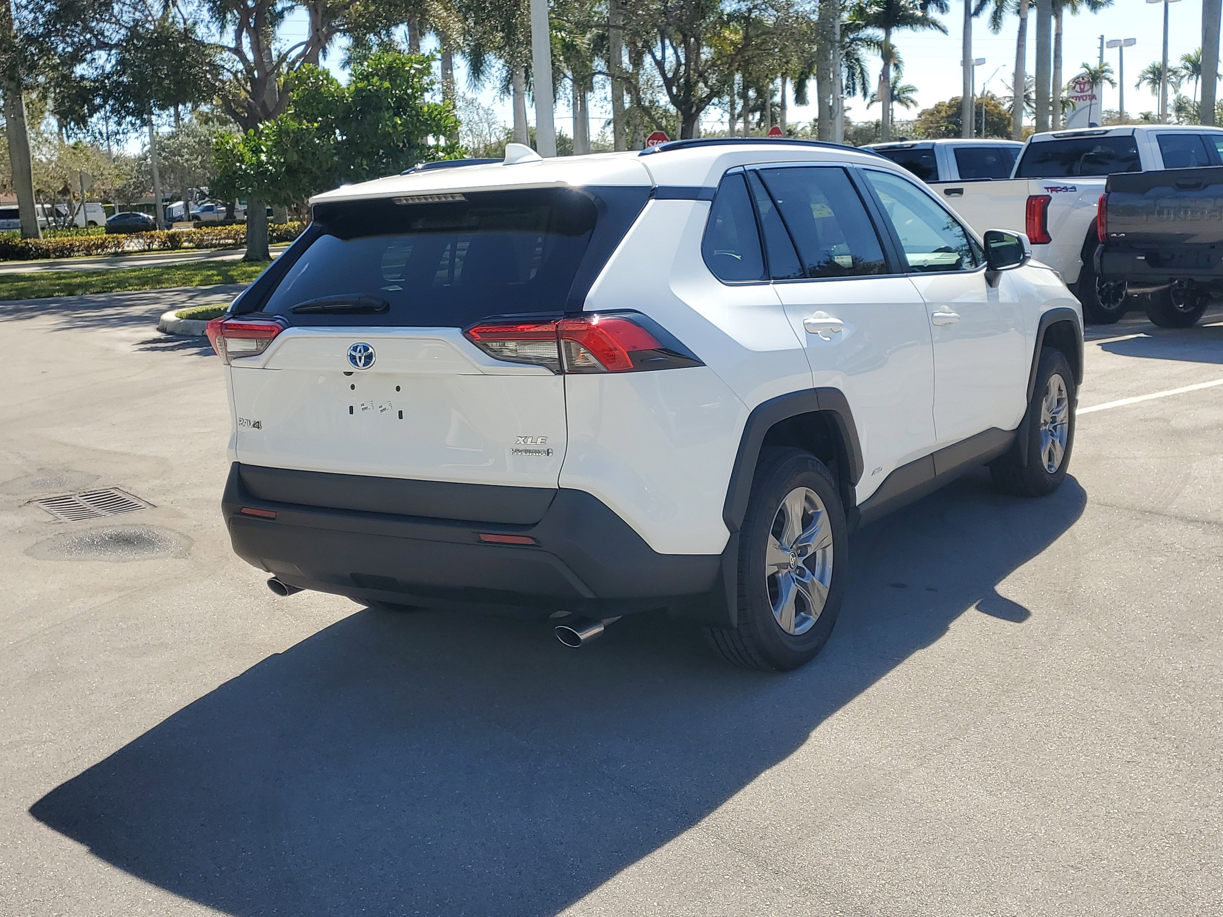 Used 2024 Toyota RAV4 XLE image 1