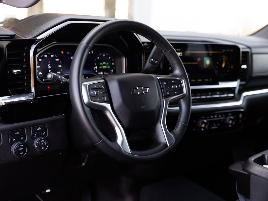 Used 2023 Chevrolet Silverado 1500 RST image 12