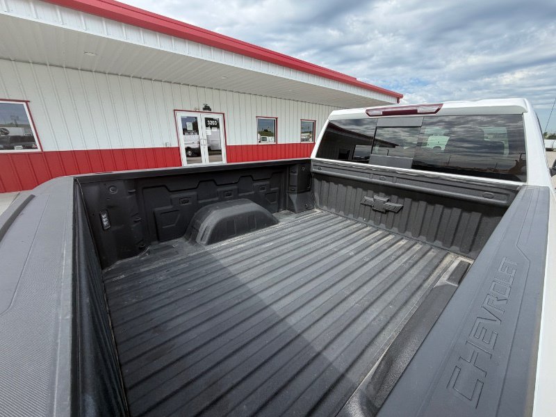 Used 2024 Chevrolet Silverado 1500 LTZ AWD/4WD image 9
