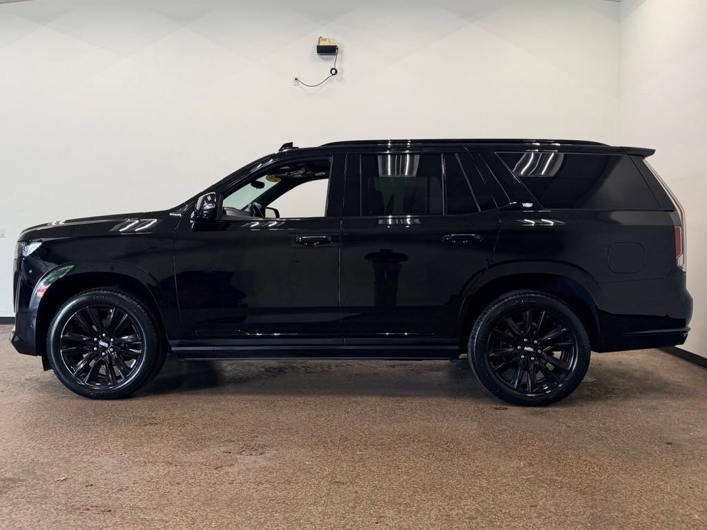 Used 2023 Cadillac Escalade Sport Platinum AWD/4WD image 2