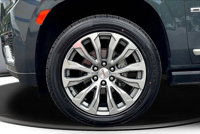 Used 2021 GMC Yukon Denali w/ Denali Premium Package AWD/4WD image 36