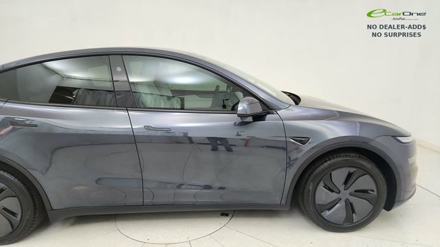 Used 2026 Tesla Model Y 2WD image 7