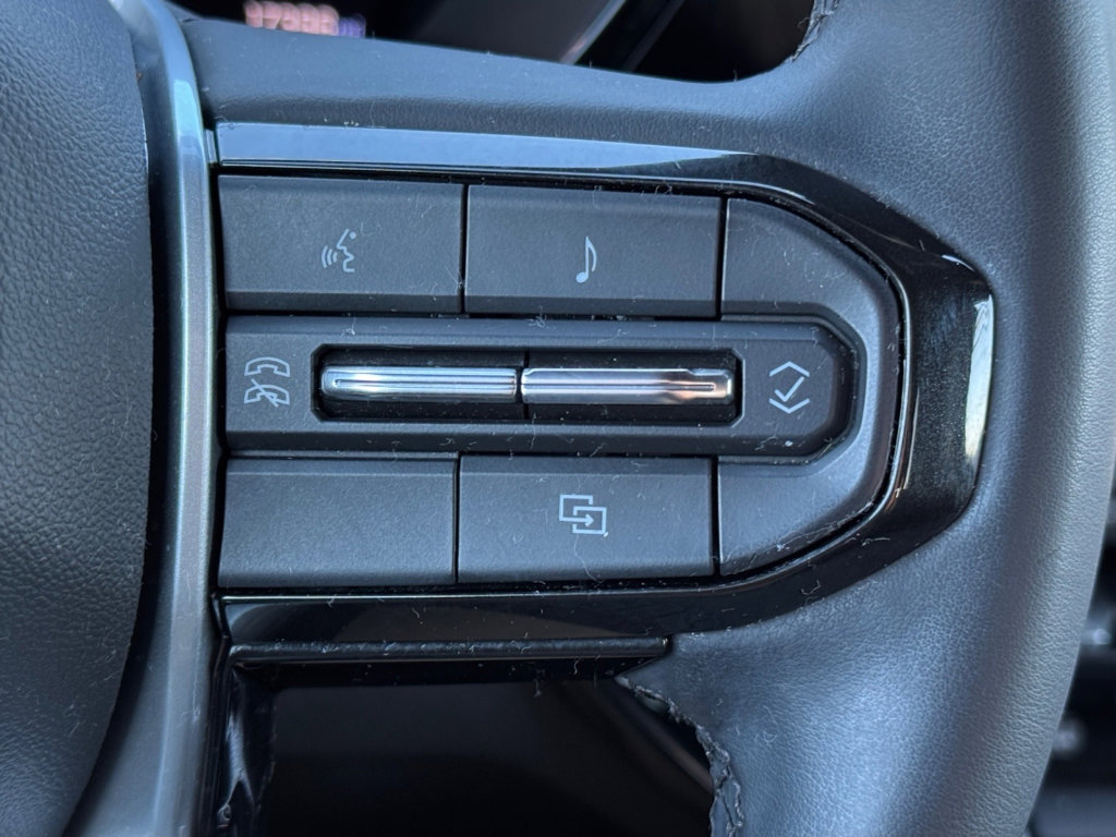 Used 2024 Chevrolet Colorado LT image 18