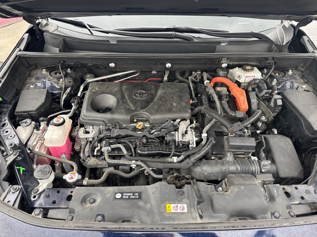 Used 2021 Toyota RAV4 XLE Premium AWD/4WD image 29