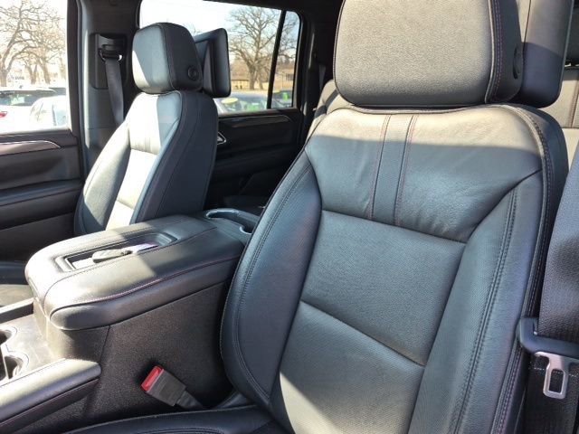 Used 2021 Chevrolet Suburban RST w/ Luxury Package image 9