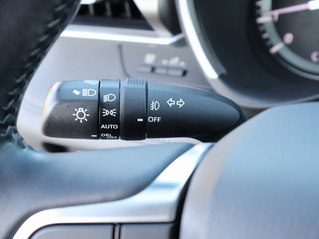 Used 2020 Toyota Highlander XLE image 33