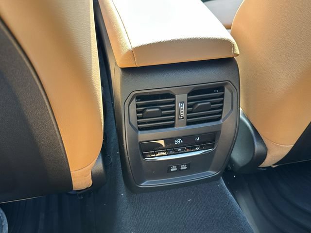 Used 2026 BMW 330i xDrive Sedan w/ Premium Package AWD/4WD image 19