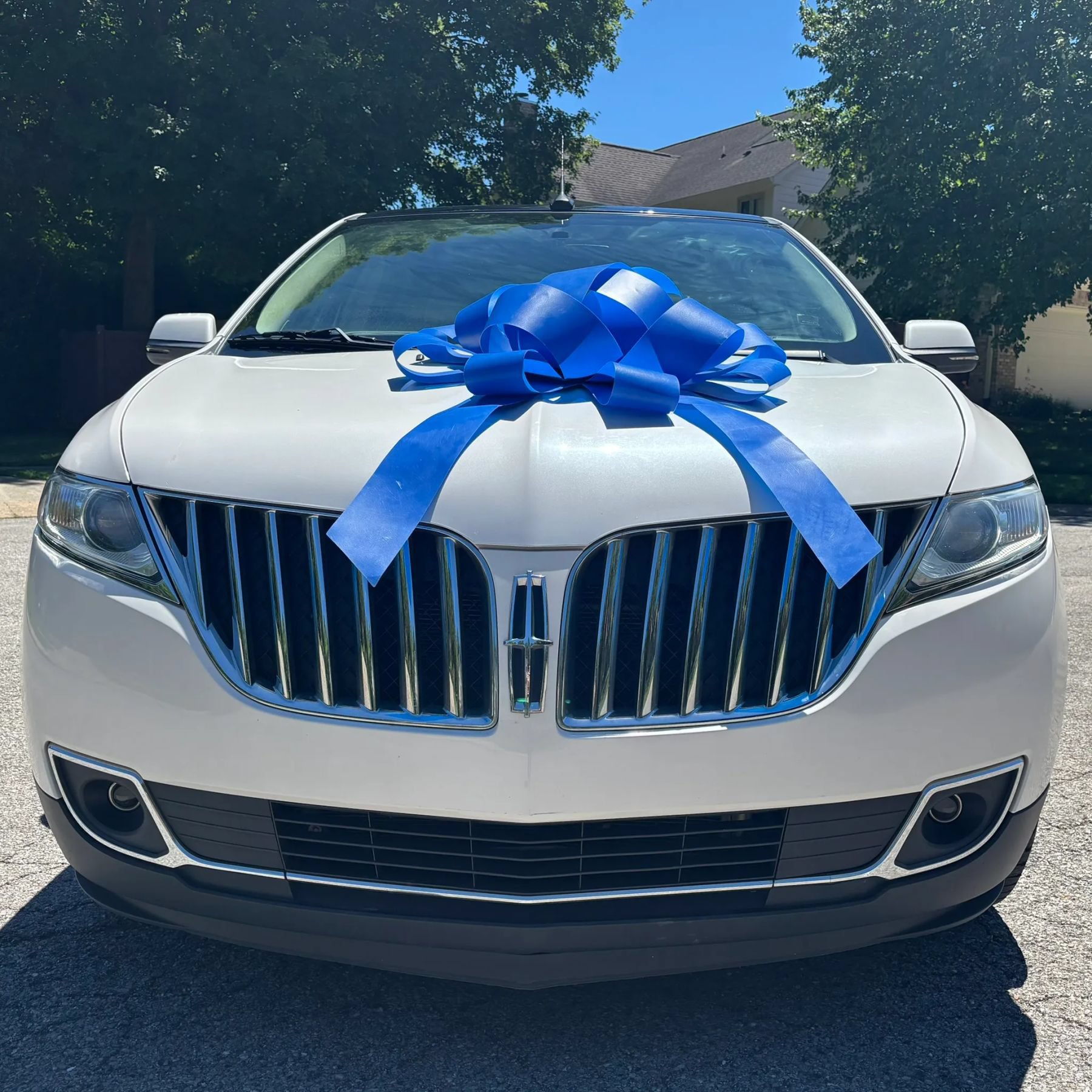 Used 2013 Lincoln MKX AWD image 2