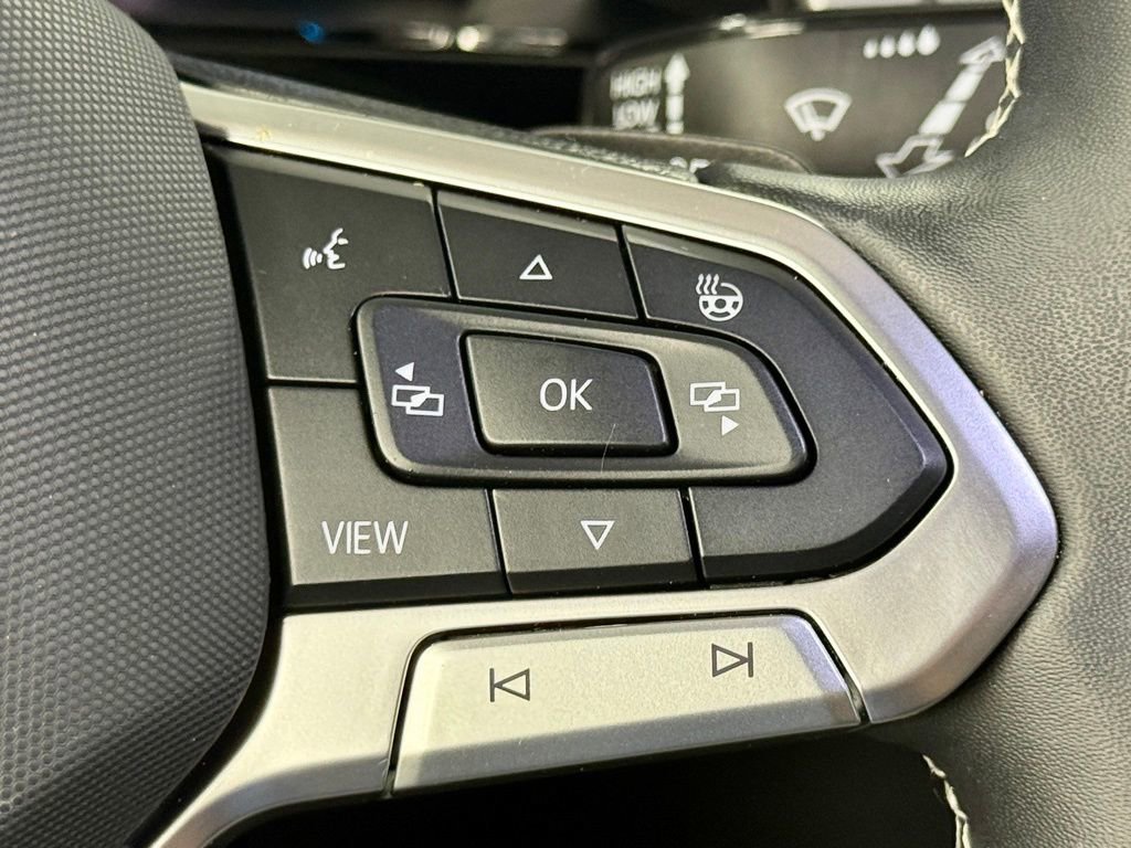 Used 2025 Volkswagen Atlas Cross Sport SE image 25